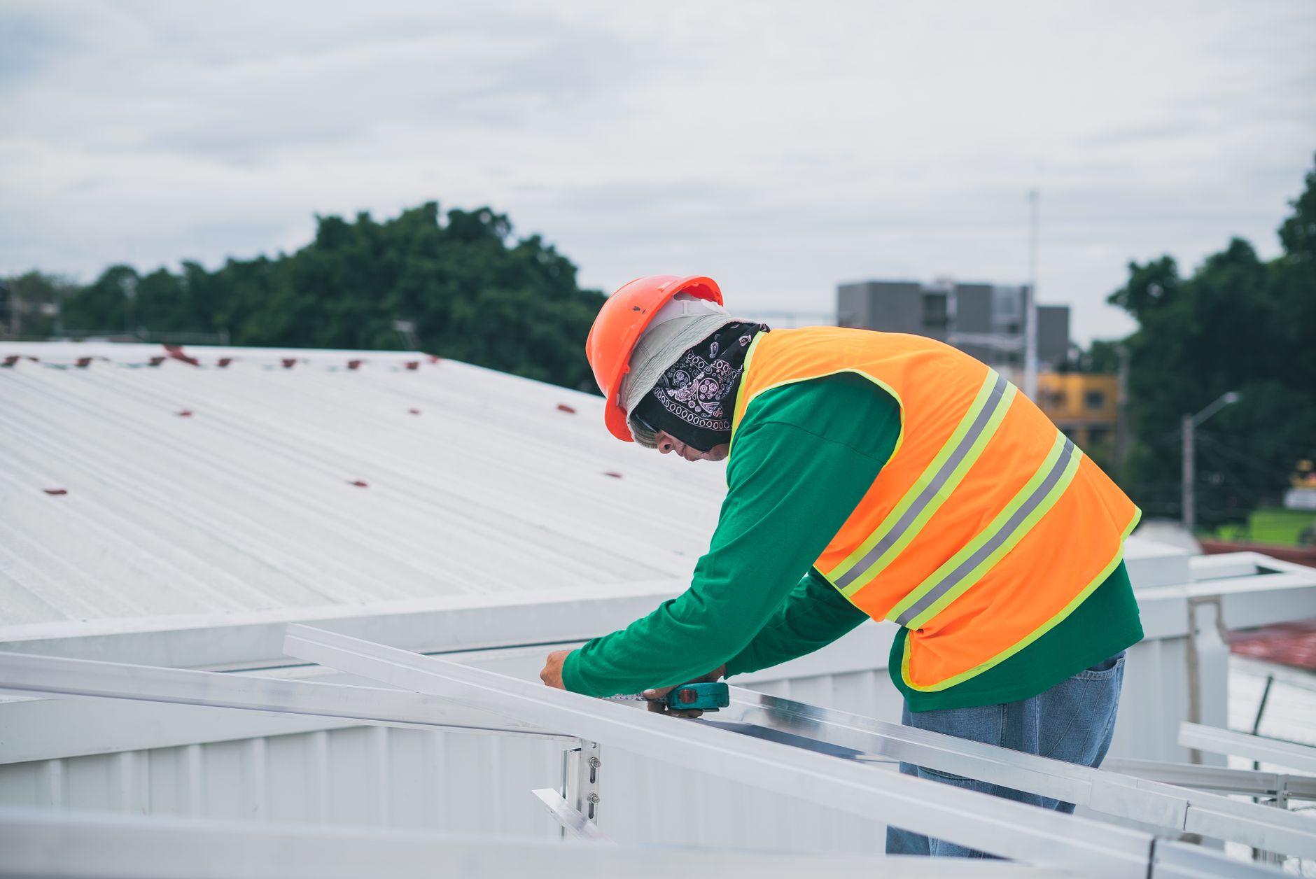 Licensed electrician serving Kirkland WA homeowners