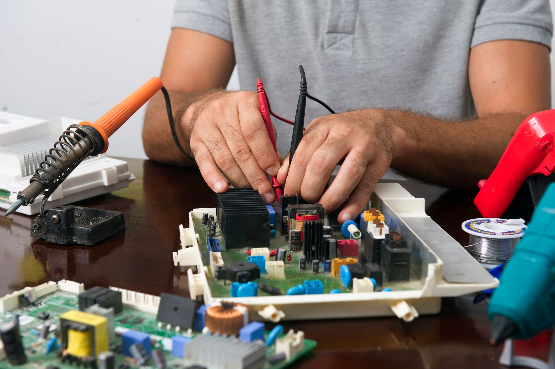 Licensed electrician serving Seattle WA homeowners